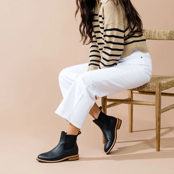 Nisolo Carmen Leather Pull On Ankle Chelsea Boots Black Women's Size 8.5 NWOT - Picture 3 of 12